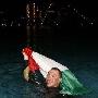 意大利强人打破24小时不间断游泳的世界纪录