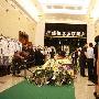 组图：罗京告别仪式举行 群众自发送其最后一程