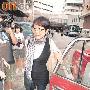 组图：石坚丧礼低调 与妻合葬好友送最后一程