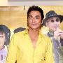 何家劲赴台宣传新戏 “旧爱”金素梅送鲜花祝贺
