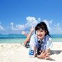 组图：日本14岁模特川口春奈 海边拍广告甜美