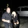 以色列开唱神情疲惫 Lady Gaga遮脸拒绝拍照