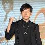 周杰伦自嘲圆脸中年化 坚持称“壮”约5公斤