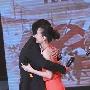 组图：《天安门》做客“首映” 潘粤明拥抱董洁