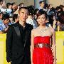 徐静蕾低胸完胜红毯  率《杜拉拉》主演亮相