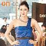 组图：乐基儿甜笑走秀显气派 舒淇闻言拍胸定惊