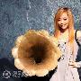 组图：张靓颖金发现身 演唱《花木兰》主题曲