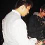 金逸为光棍办“光·明”派对 上演温馨浪漫(图)