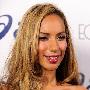 组图：Leona Lewis举办专辑庆祝派对 群星道贺