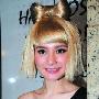 阿Sa生日郑中基未露面 阿娇Lady Gaga造型抢镜