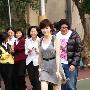 王心凌任创世爱心大使 走进校园为植物人募发票