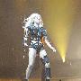 组图：Lady Gaga个唱造型怪异 舞姿动作不雅