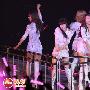 韩国组合少女时代香港开唱 从天而降人气爆棚