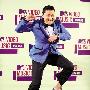 揭“鸟叔”不为人知一面 人脉惊人一小时可召集千人