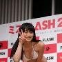 日本打造“变态级”选美 穿泳装挤胸劈腿(组图)