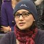胡可近况：首次演话剧都不会走路了