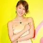 胡杏儿近况记者追问露尴尬不愿多问感情事宜