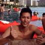 李妍瑾露乳沟清凉泳照被曝光