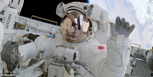 汉音对照 日本宇航员从太空在YouTube发布地