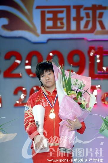 汉音对照 世界乒乓球总冠军赛:马龙郭焱分夺男