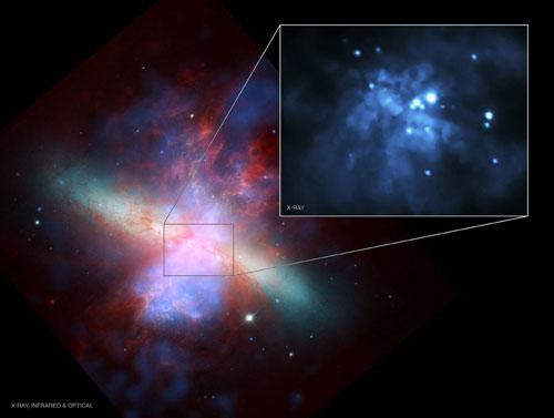 汉音对照 科学家发现2个黑洞 是太阳10倍大小