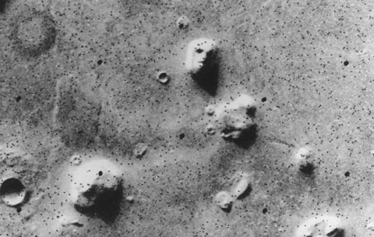 著名"火星之脸"秘密揭开:原是火星上岩石山(图)