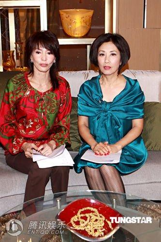 袁咏仪《至八女人心》录影 老友畅聊女人心事