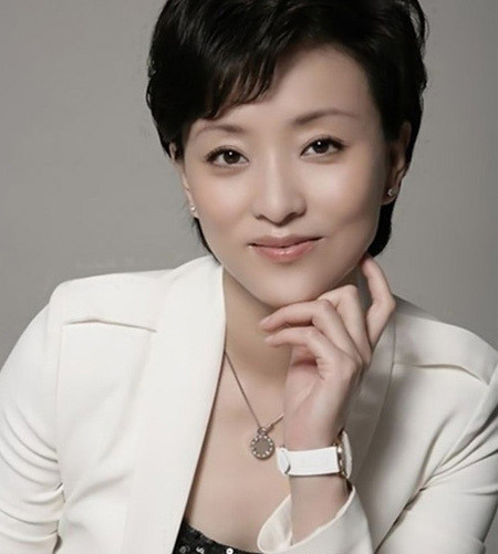 汉音对照 黄圣依李湘张庭 身价过亿的美女CEO