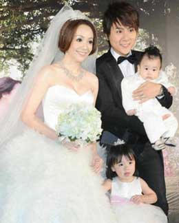 王仁甫与小四岁老婆季芹的热闹婚礼女儿十分抢镜